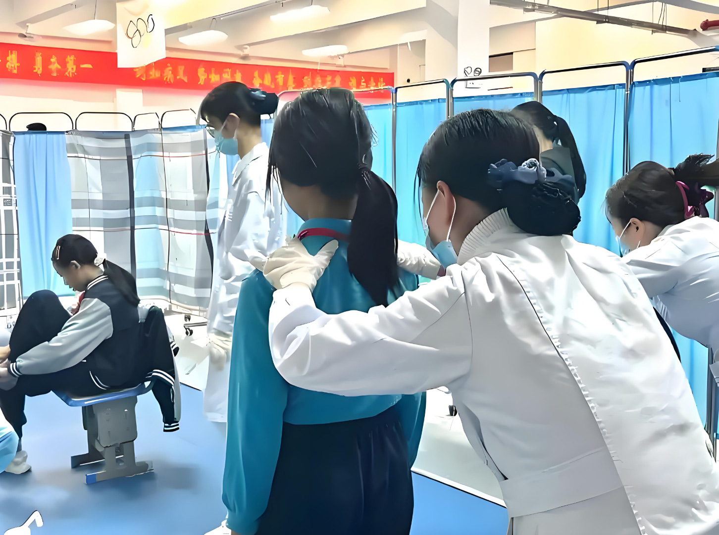 青少年脊柱健康筛查
